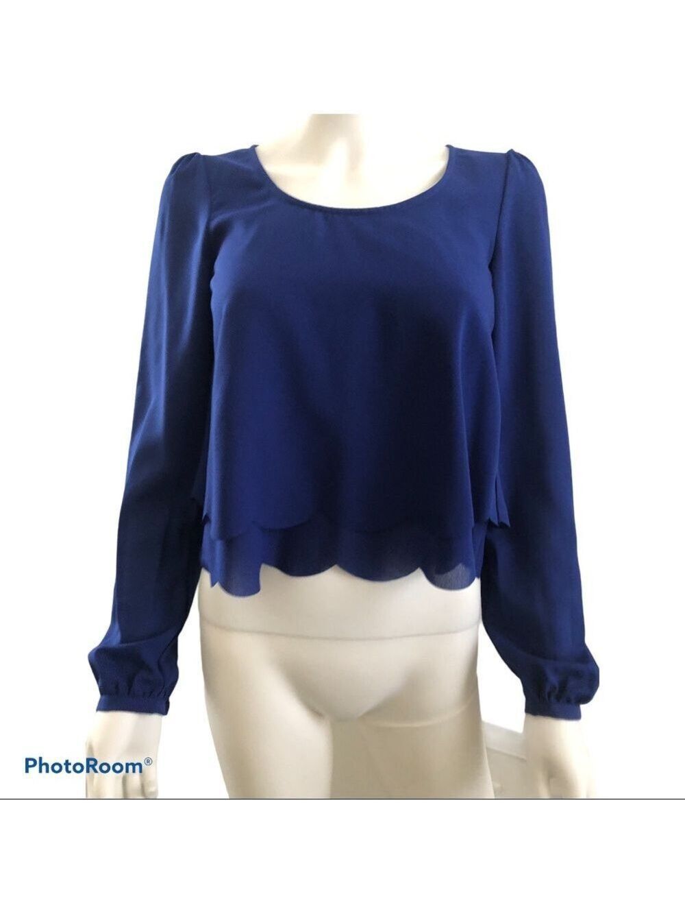 $10 SALE Guess Scalloped Hem Open Back Long Sleeve Top XS - Picture 1 of 8